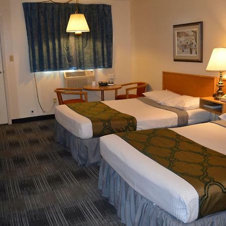 Agassiz Park Lodge - Under New Management McCreary Exteriör bild