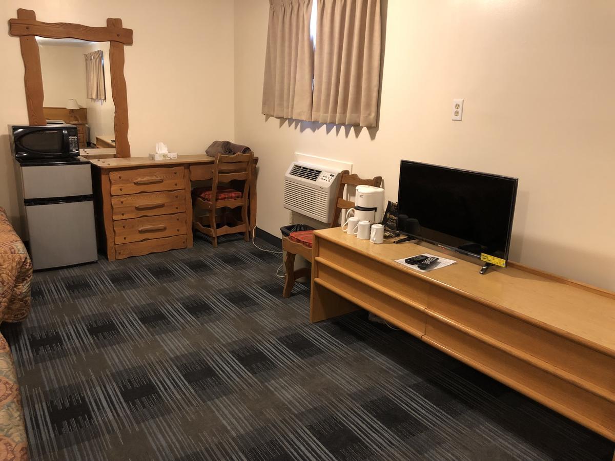 Agassiz Park Lodge - Under New Management McCreary Exteriör bild