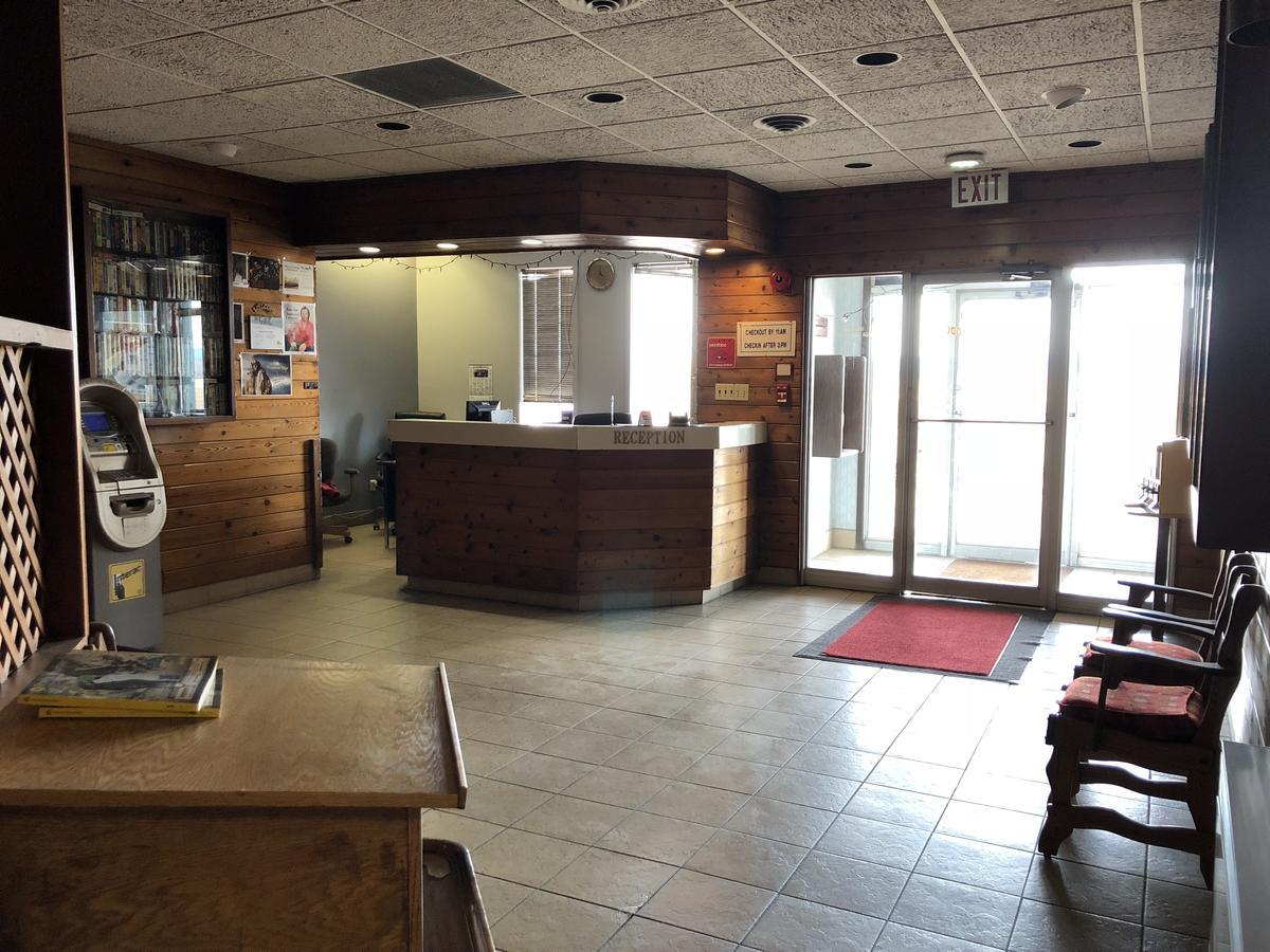 Agassiz Park Lodge - Under New Management McCreary Exteriör bild