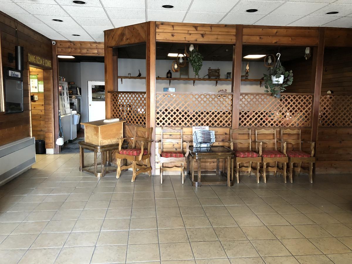Agassiz Park Lodge - Under New Management McCreary Exteriör bild