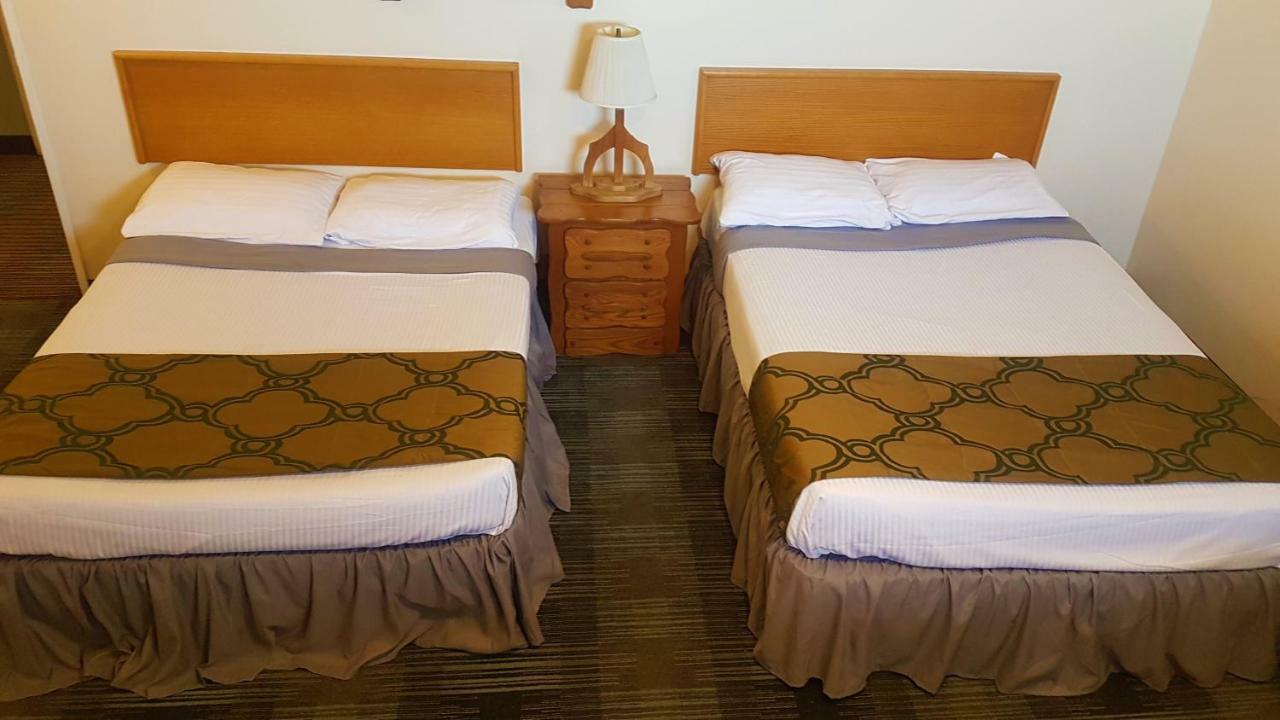 Agassiz Park Lodge - Under New Management McCreary Exteriör bild