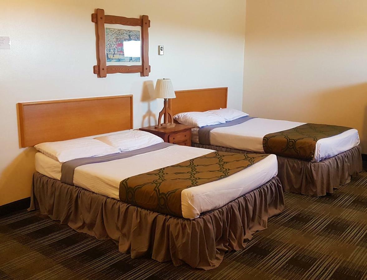 Agassiz Park Lodge - Under New Management McCreary Exteriör bild